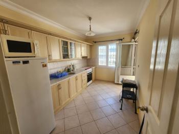 ÇAMLIK MAHALLESİ’NDE HAVUZLU SİTE İÇERİSİNDE 2+1 EŞYALI YÜKSEK ZEMİN KAT SATILIK DAİRE