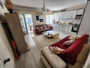 ÇAMLIK MAHALLESİ’NDE SİTE İÇERİSİNDE  2+1 HAVUZ CEPHELİ SATILIK DAİRE