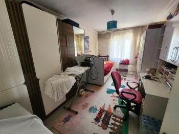 ÇAMLIK MAHALLESİ’NDE SİTE İÇERİSİNDE  2+1 HAVUZ CEPHELİ SATILIK DAİRE