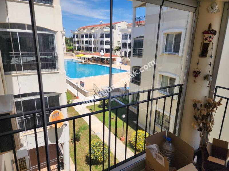 ÇAMLIK MAHALLESİ’NDE SİTE İÇERİSİNDE  2+1 HAVUZ CEPHELİ SATILIK DAİRE