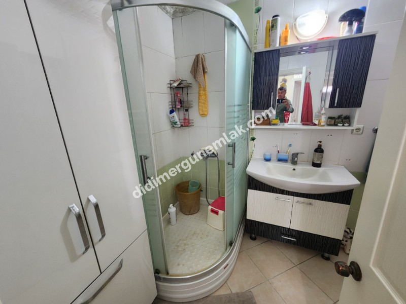 ÇAMLIK MAHALLESİ’NDE SİTE İÇERİSİNDE  2+1 HAVUZ CEPHELİ SATILIK DAİRE