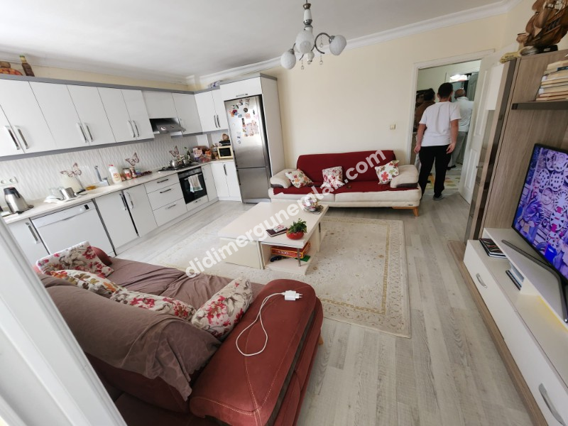 ÇAMLIK MAHALLESİ’NDE SİTE İÇERİSİNDE  2+1 HAVUZ CEPHELİ SATILIK DAİRE