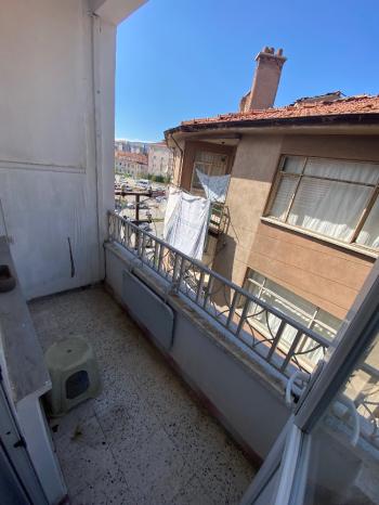 GÜVENAY - ÇORUM ÇÖPLÜ MAH. YENİ BELEDİYE CİVARINDA 2+1 SATILIK DAİRE 