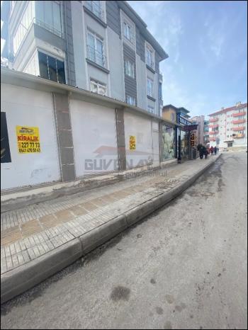 GÜVENAY - ÇORUM KALE MAH. İNÖNÜ LİSESİ CİVARI KİRALIK DÜKKAN 