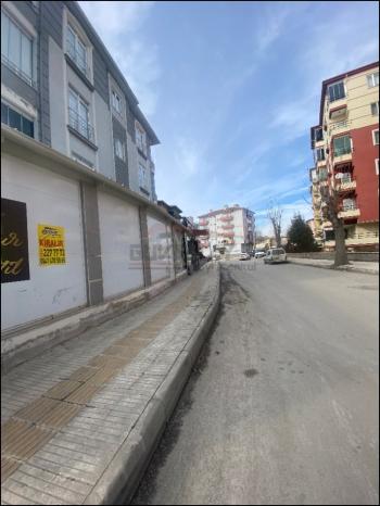 GÜVENAY - ÇORUM KALE MAH. İNÖNÜ LİSESİ CİVARI KİRALIK DÜKKAN 