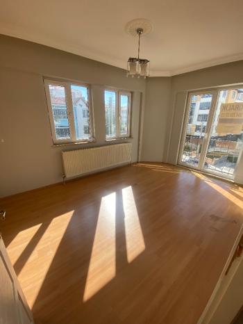 GÜVENAY - ÇORUM ULUKAVAK MAHALLESİ İKBAL CİVARI 2+1 KİRALIK DAİRE