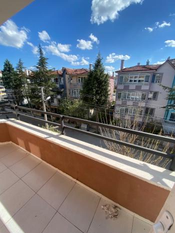GÜVENAY - ÇORUM ULUKAVAK MAHALLESİ İKBAL CİVARI 2+1 KİRALIK DAİRE