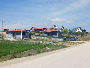 GÜVENAY - ÇORUM PAŞAKÖY YOLU ÜZERİ 500 m2 SATILIK BAHÇE