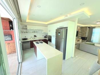 KKTC Girne Merkezde Muhteşem Manzaralı Ultra Lüks Kiralık 3+1 Eşyalı Penthouse