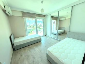 KKTC Girne Merkezde Muhteşem Manzaralı Ultra Lüks Kiralık 3+1 Eşyalı Penthouse
