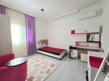 KKTC Girne Karaoğlanoğlunda S Bölgesinde Eşyalı Kiralık 3+1 Bahçeli Müstakil Ev