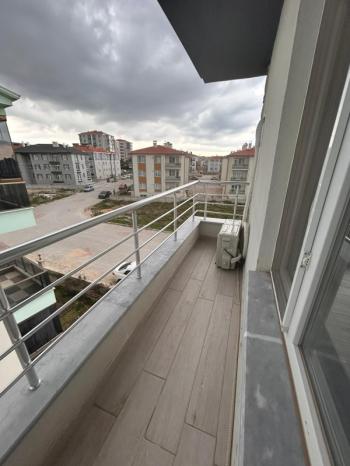 AFYON ÜÇOK EMLAKTAN MAREŞAL FEVZİ ÇAKMAK MAH 2+1 90M² KİRALIK DAİRE 