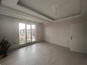 AFYON ÜÇOK EMLAKTAN MAREŞAL FEVZİ ÇAKMAK MAH 2+1 90M² KİRALIK DAİRE 
