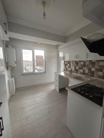 AFYON ÜÇOK EMLAKTAN MAREŞAL FEVZİ ÇAKMAK MAH 2+1 90M² KİRALIK DAİRE 