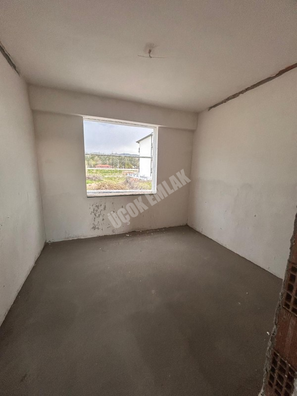 AFYON ÜÇOK EMLAKTAN MAREŞAL FEVZİ ÇAKMAK MAH 2+1 80M² SIFIR SATILIK DAİRE 