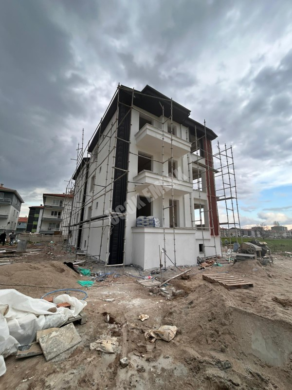 AFYON ÜÇOK EMLAKTAN MAREŞAL FEVZİ ÇAKMAK MAH 2+1 80M² SIFIR SATILIK DAİRE 