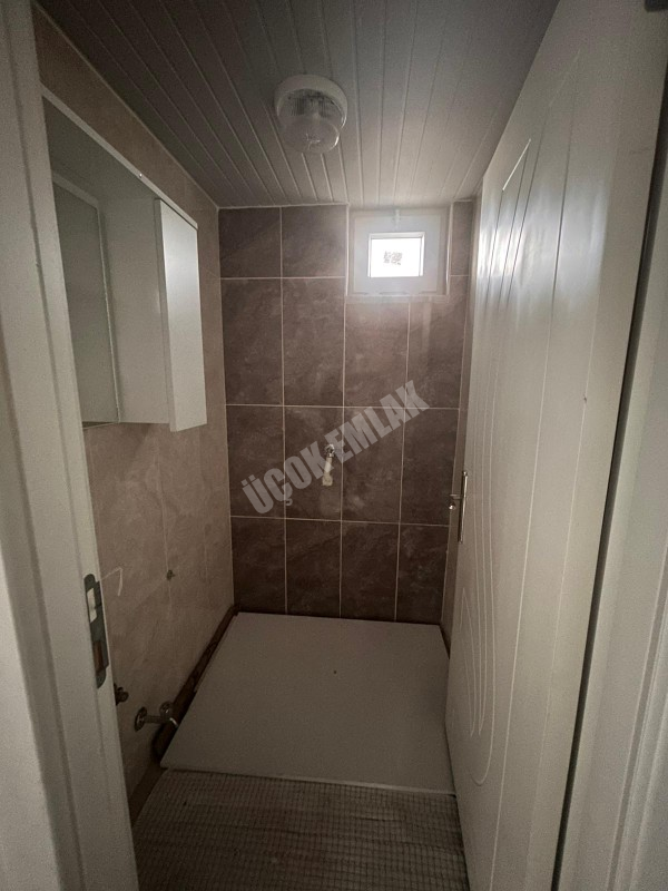 AFYON ÜÇOK EMLAKTAN MAREŞAL FEVZİ ÇAKMAK MAH 2+1 90M² KİRALIK DAİRE 