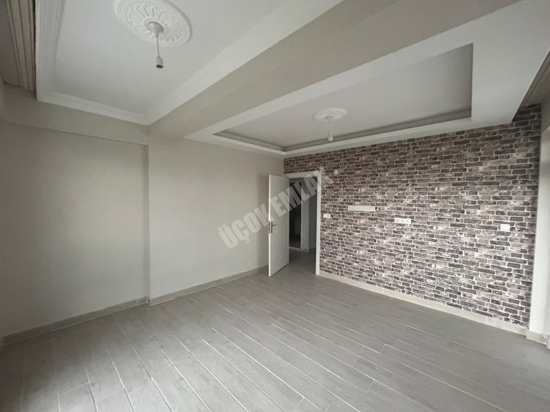 AFYON ÜÇOK EMLAKTAN MAREŞAL FEVZİ ÇAKMAK MAH 2+1 90M² KİRALIK DAİRE 