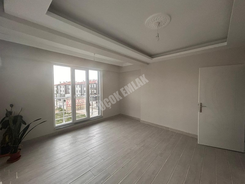 AFYON ÜÇOK EMLAKTAN MAREŞAL FEVZİ ÇAKMAK MAH 2+1 90M² KİRALIK DAİRE 