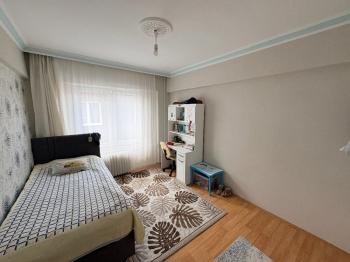 GÜVENAY -  ÇORUM KALE MAH. LOZANEVLER KARŞISI 3+1 SATILIK DAİRE