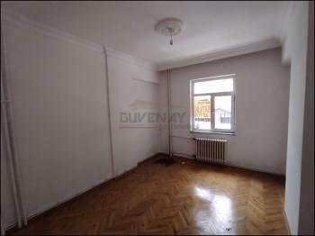 GÜVENAY - ÇORUM GÜLABİBEY MAH. ATA CADDESİ ÜZERİ SATILIK 3+1 SATILIK DAİRE