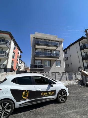 AFYON ÜÇOK EMLAKTAN MAREŞAL FEVZİ ÇAKMAK MAH 2+1 80M² SIFIR SATILIK DAİRELER