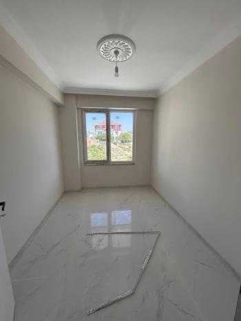 AFYON ÜÇOK EMLAKTAN MAREŞAL FEVZİ ÇAKMAK MAH 2+1 80M² SIFIR SATILIK DAİRELER