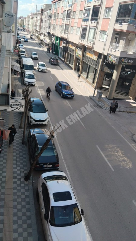 AFYON ÜÇOK EMLAKTAN MECİDİYE MAH 3+1 110M² KİRALIK DAİRE