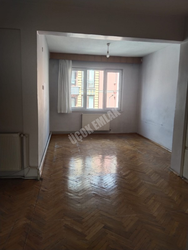 AFYON ÜÇOK EMLAKTAN MECİDİYE MAH 3+1 110M² KİRALIK DAİRE