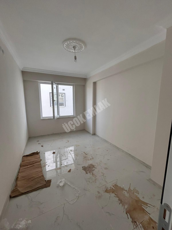 AFYON ÜÇOK EMLAKTAN MAREŞAL FEVZİ ÇAKMAK MAH 2+1 80M² SIFIR SATILIK DAİRELER