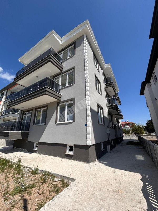 AFYON ÜÇOK EMLAKTAN MAREŞAL FEVZİ ÇAKMAK MAH 2+1 80M² SIFIR SATILIK DAİRELER