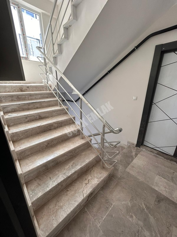 AFYON ÜÇOK EMLAKTAN MAREŞAL FEVZİ ÇAKMAK MAH 2+1 80M² SIFIR SATILIK DAİRELER