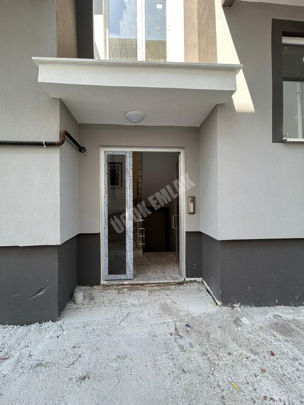 AFYON ÜÇOK EMLAKTAN MAREŞAL FEVZİ ÇAKMAK MAH 2+1 80M² SIFIR SATILIK DAİRELER