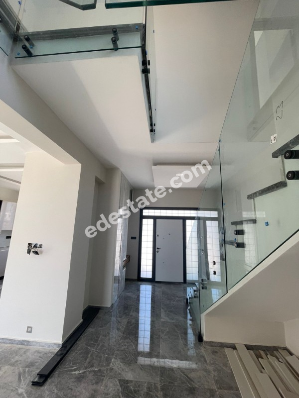 Lefkoşa Hamitköy'de Tam Müstakil SATILIK 4+1 VİLLA