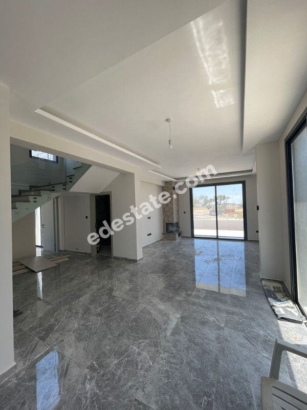 Lefkoşa Hamitköy'de Tam Müstakil SATILIK 4+1 VİLLA