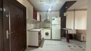 Elmas'tan Üniversite Caddesi'nde Site İçi Eşyalı Kullanışlı 1+1