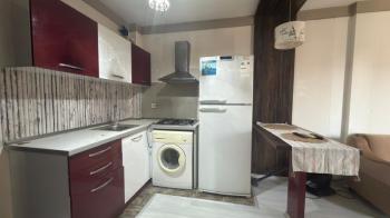 Elmas'tan Üniversite Caddesi'nde Site İçi Eşyalı Kullanışlı 1+1