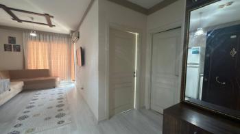 Elmas'tan Üniversite Caddesi'nde Site İçi Eşyalı Kullanışlı 1+1