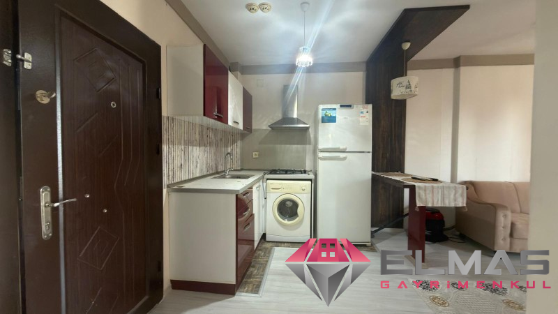 Elmas'tan Üniversite Caddesi'nde Site İçi Eşyalı Kullanışlı 1+1