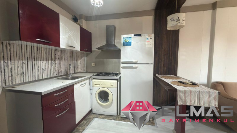 Elmas'tan Üniversite Caddesi'nde Site İçi Eşyalı Kullanışlı 1+1