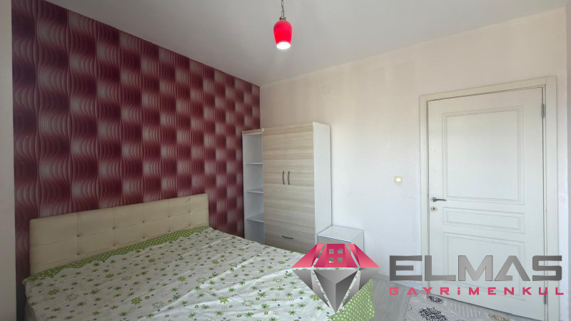 Elmas'tan Üniversite Caddesi'nde Site İçi Eşyalı Kullanışlı 1+1