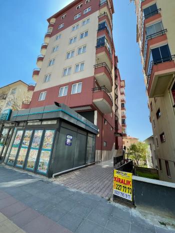GÜVENAY - ÇORUM BAHÇELİEVLER BAHABEY CADDE ÜZERİ KİRALIK 3+1 DAİRE 