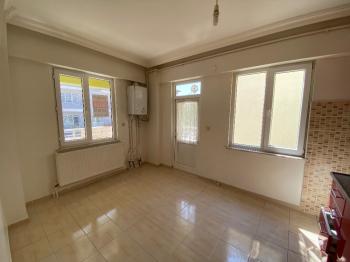 GÜVENAY - ÇORUM YAVRUTURNA  KARŞIYAKA ANA OKULU CİVARI KİRALIK 3+1 DAİRE