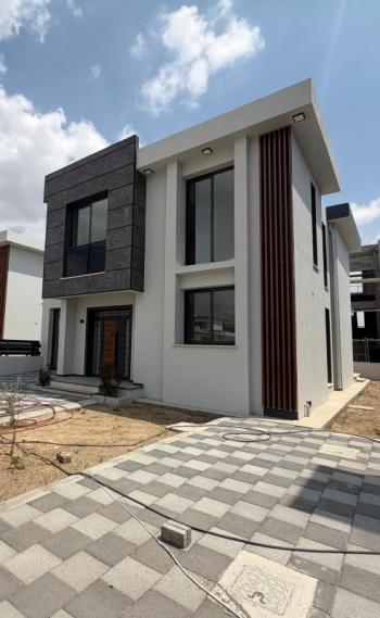 Lefkoşa Hamitköy'de Tam Müstakil SATILIK 4+1 VİLLA