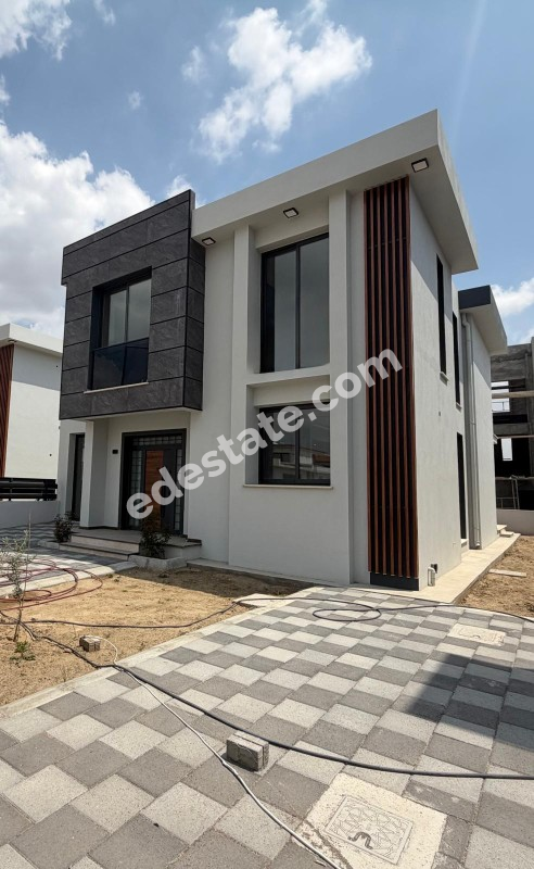 Lefkoşa Hamitköy'de Tam Müstakil SATILIK 4+1 VİLLA
