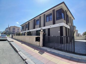 GÜVENAY - ÇORUM BAHÇELİEVLER AŞIK MAHSUNİ ŞERİF PARKI CİVARI SATILIK FULL YAPILI  3+1 VİLLA