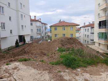 GÜVENAY - ÇORUM BAHÇELİEVLER İSMAİL KAKAÇ İLKOKULU CİVARI PROJEDEN SATILIK 3+0 DAİRE
