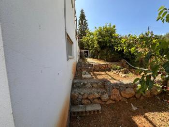 GÖNYELİDE HAVUZLU MÜSTAKİL EV 