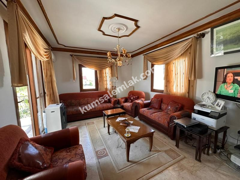 GÖNYELİDE HAVUZLU MÜSTAKİL EV 