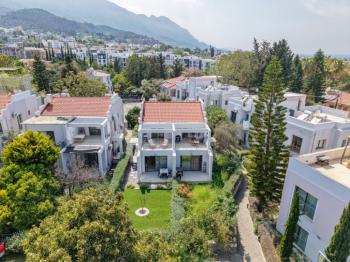 Kıbrıs Girne Alsancak Milos Park Homes da Satılık 2+1 Çok Özel İkiz Villa